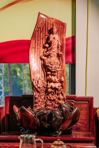 TƯỢNG PHẬT GỖ SƯA