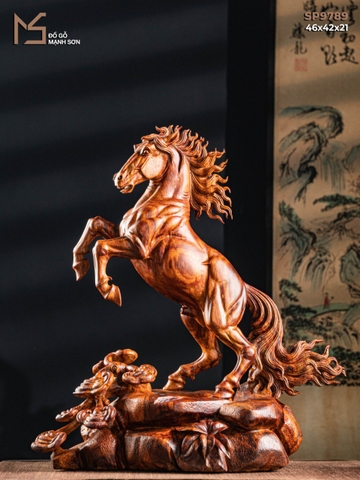 TƯỢNG NHẤT MÃ PHI THIÊN - GỖ SƯA ĐỎ