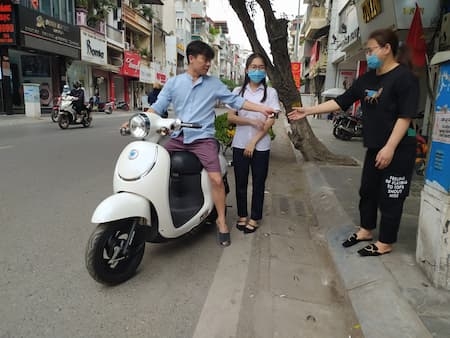 BAO NHIÊU TUỔI ĐƯỢC SỬ DỤNG VÀ ĐỨNG TÊN ĐĂNG KÝ XE GIORNO 50CC?