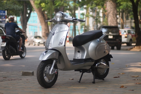 RẠNG NGỜI XUÂN MỚI CÙNG SẮC MÀU RỰC RỠ CỦA XE MÁY ĐIỆN VESPA NISPA OSAKAR