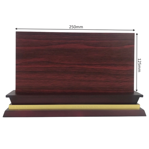 Bảng chức danh đế gỗ hoa văn DG01-B 275x60mm có mặt mica vân gỗ 250x125mm dày 3mm