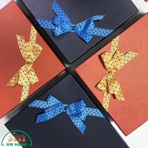 Hộp quà LL 38x28x15cm chữ nhật