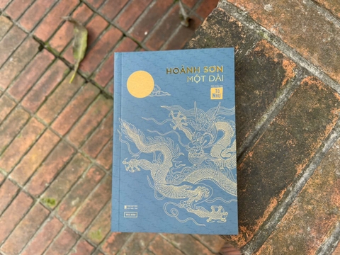 Hoành Sơn Một Dải [bìa mềm]