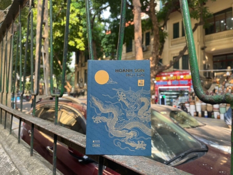 Hoành Sơn Một Dải [bìa mềm]