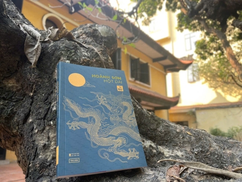 Hoành Sơn Một Dải [bìa mềm]