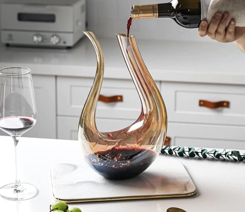 Decanter màu hổ phách , mẫu mới.