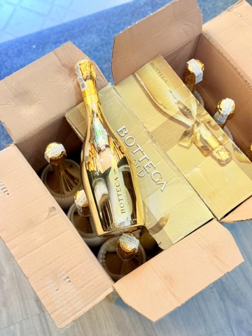 Rượu vang Bottega Gold chính hãng.