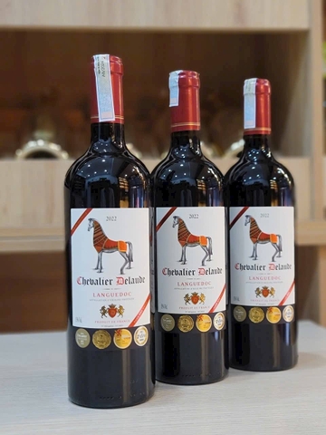 Hộp 2 chai : Rượu vang Chevalier Delaude Languedoc.