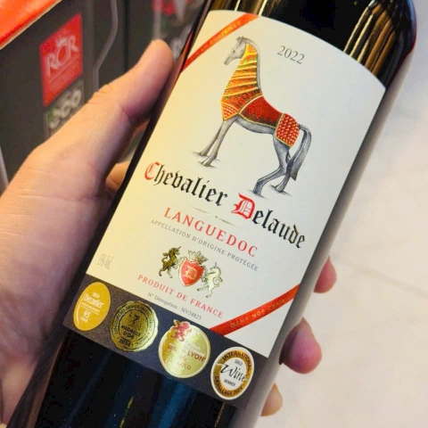 Rượu vang Chevalier Delaude Languedoc.