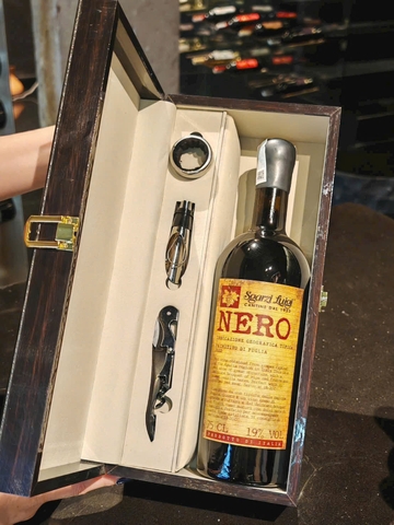 Hộp 1 chai vang Nero 19 độ
