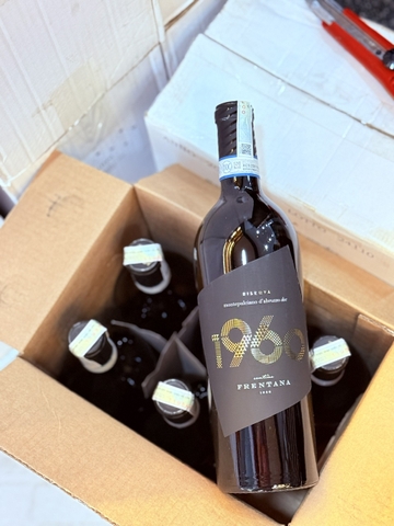 Rượu vang 1960 Riserva Montepulciano d’Abruzzo.