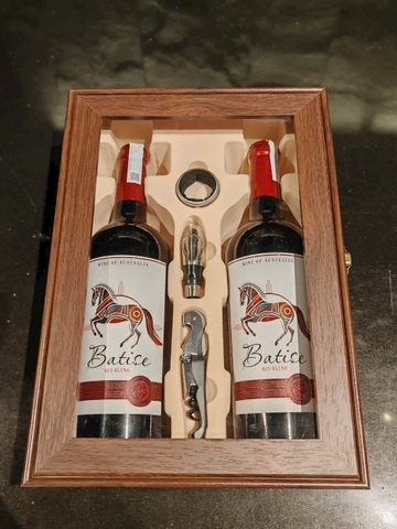 Hộp sơn mài 2 chai rượu Batise