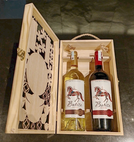 Hộp gỗ 2 chai rượu Batise Red Blend
