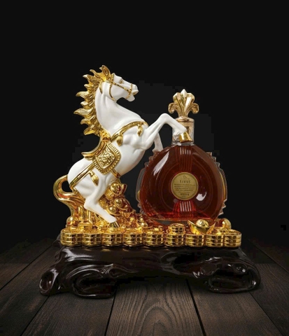 Rượu phong thủy Ngựa Tết 2026