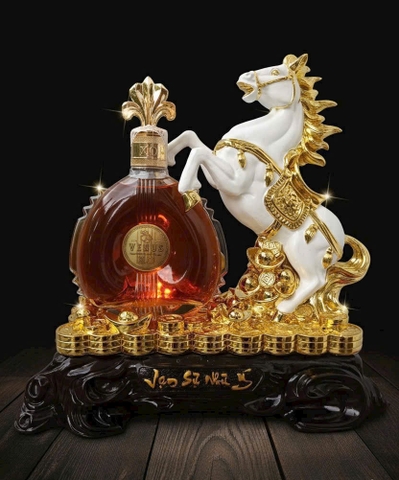 Rượu phong thủy Ngựa Tết 2026