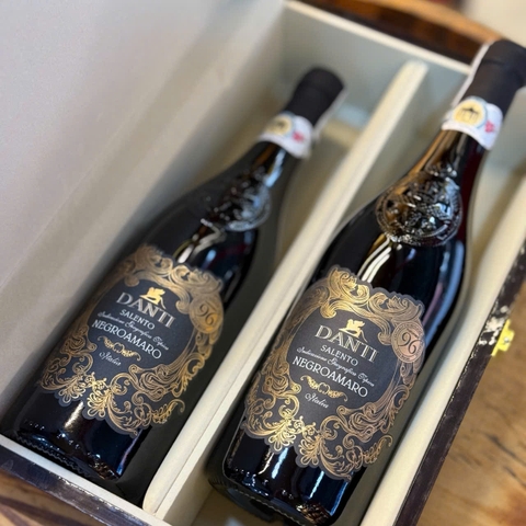 Set hộp 2 chai rượu Danti Salento Negroamaro