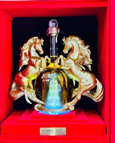 NOBLE Cognac Hors d’Age Song Mã Ôm Châu