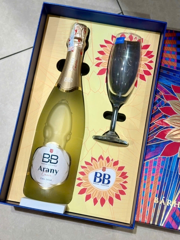 Hộp 1 chai : Vang Ngọt BB + Ly