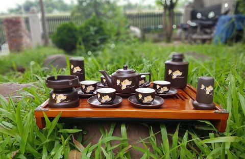 Ấm chén Bát Tràng