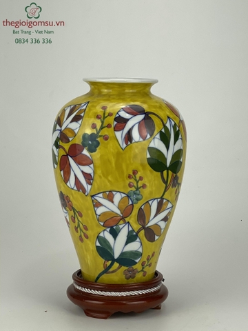 Bình hoa dáng vò "vẽ hoa lá trang trí" nền vàng