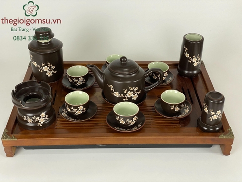 Ấm chén dáng vuông cao khắc hoa mai