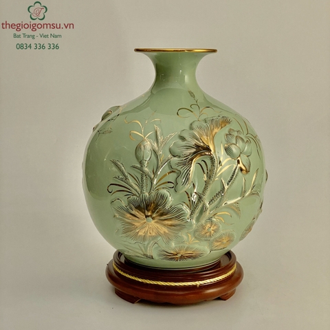 Bình hút tài lộc cá chép hoa sen nền xanh ngọc nổi vẽ vàng 24K