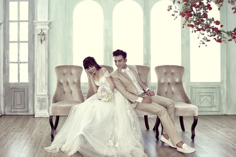 Album cưới chụp trong nhà đẹp