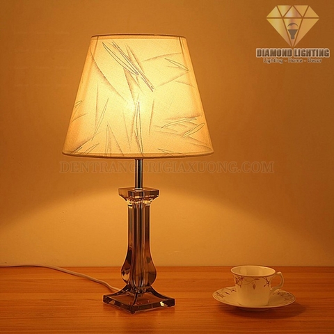 đèn bàn lồng vải thân thủy tinh