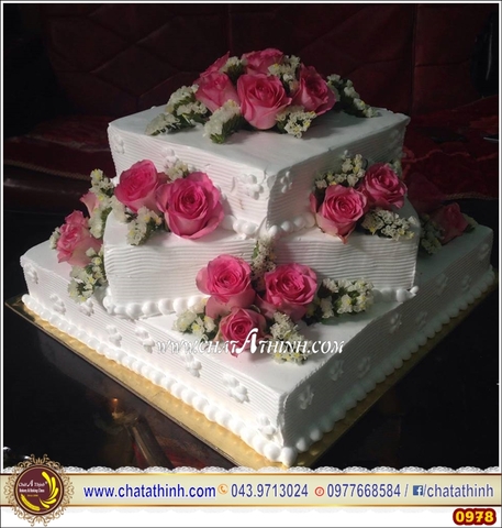 BÁNH CƯỚI 3 TẦNG