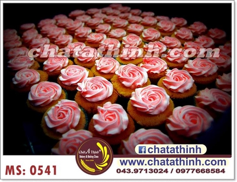 bánh cupcake hoa hồng - 0541