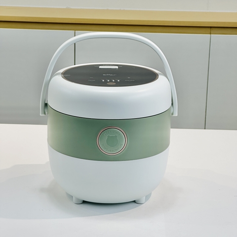 Nồi cơm điện Bear SB-NC16L – Màu sắc: Màu trắng kết hợp với màu xanh tạo vẻ đẹp tinh tế, trang nhã. – Dung tích: 1.6L – Công suất: 400W – Điện áp: 220V ~ 50Hz