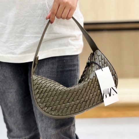 Z🅰R🅰 CHẦN ĐAN