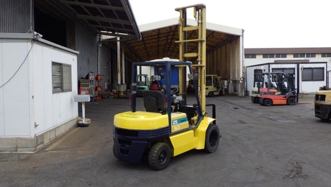 Xe nâng dầu cũ 2.5 tấn KOMATSU FD25-11 Đời 1993 (Số Sàn - Nâng Cao 5.5m)