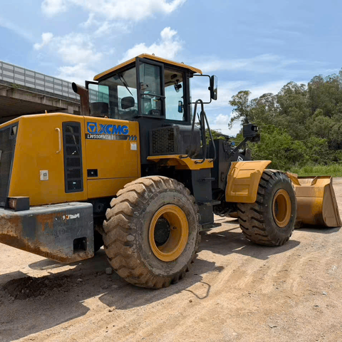 Máy xúc lật cũ 5 tấn gầu 3.6 m3 XCMG LW550FV cần dài chiều cao đổ 3.4m đời 2020 - XUG0550FJLCB10735