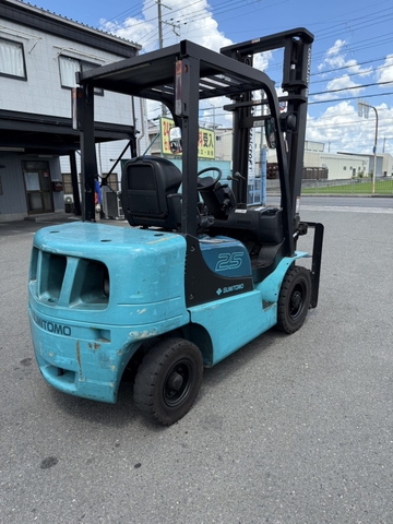 Xe nâng dầu 2,5 tấn SUMITOMO 11-FD25PAXI92D số tự động cực đẹp sản xuất 2009