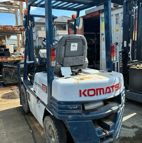 Xe nâng dầu 1.5 tấn KOMATSU FD15L-15 Số Sàn (Nhật Bãi - Giá Rẻ)