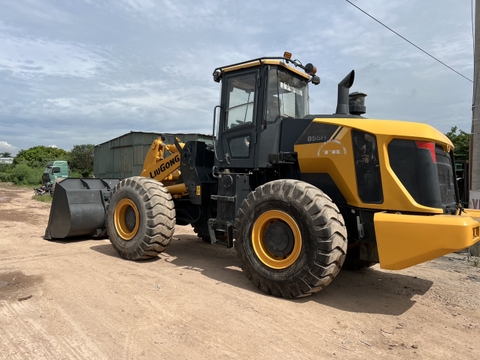 Máy xúc lật cũ LIUGONG CLG855H cần dài gầu 3,7 m3 đời 2018