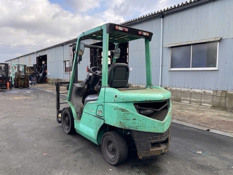 Xe nâng dầu 2.5 tấn MITSUBISHI FD25D-75 Số Sàn Đời 2015 (Gật Gù)