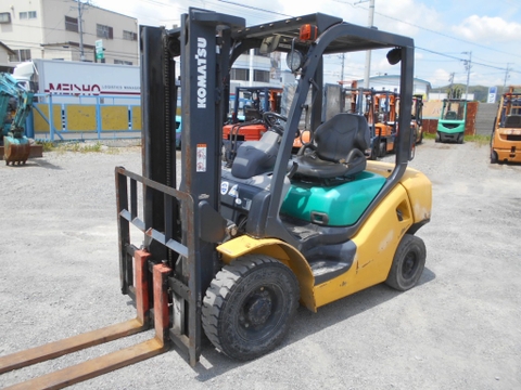 Xe nâng Komatsu 2,5 tấn FD25T-15 siêu đẹp, Nhập Nhật