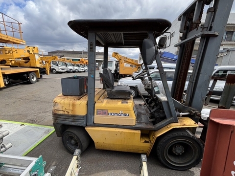 Xe nâng dầu cũ 3 tấn KOMATSU FD30-11 Đời 1990 (Số Sàn - Càng Dài 1.5m)