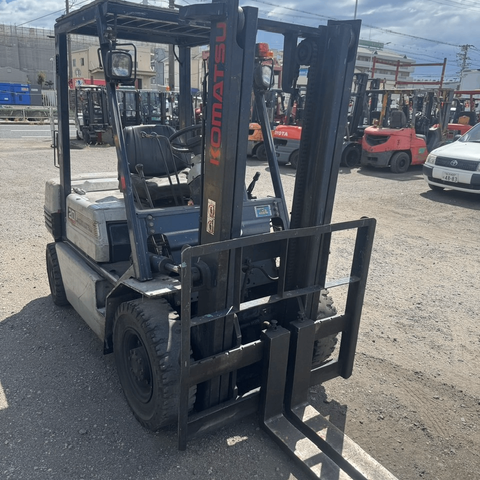 Xe nâng dầu cũ 2 tấn KOMATSU FD20-11 số sàn động cơ Diesel nâng cao 3m đời 1992 giá rẻ - 445630