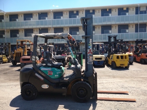 Xe nâng dầu cũ 2.5 tấn KOMATSU FD25T-16 số tự động tháp nâng cao 4m đời 2007 giá rẻ - 724425