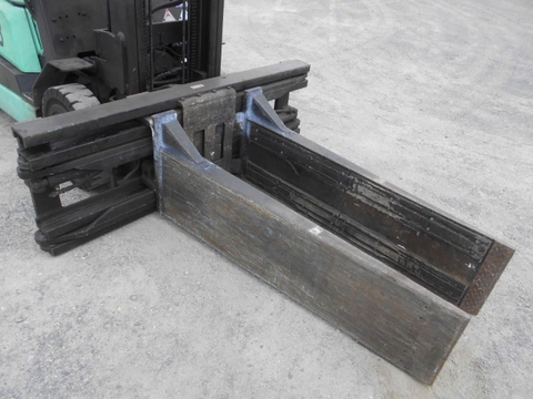 Xe nâng dầu cũ 2 tấn SUMITOMO 11-FD20PVIIHA số tự động bộ kẹp vuông nâng cao 4m đời 2005 - D2J-21026