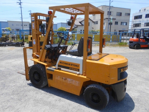 Xe nâng dầu 2.5 tấn Komatsu FD25-10 - 230322 (Số sàn, đời 1985)