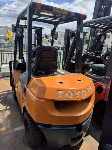 Xe nâng dầu cũ 2.5 tấn TOYOTA 7FD25 Đời 2003 (Số Sàn - Có Dịch Giá)
