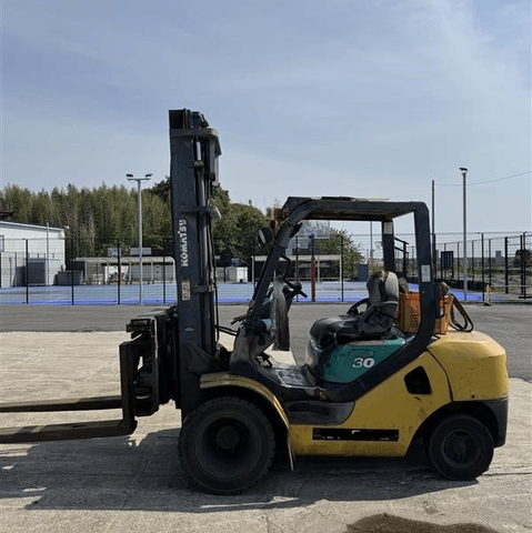 Xe nâng dầu cũ 3 tấn KOMATSU FD30T-16 Đời 2006 (Số Tự Động - Dịch Càng)