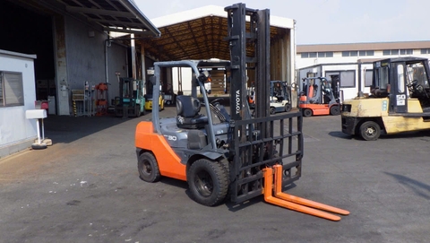 Xe nâng dầu 3 tấn TOYOTA 52-8FD30 động cơ 3Z kim cơ nâng cao 4.5m gật gù lốp kép đời 2014 - 36338