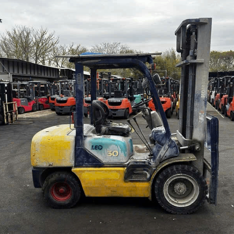 Xe nâng dầu 3 tấn KOMATSU FD30C Số Sàn (Nâng 4m - Nhật Bãi)