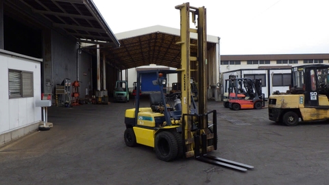 Xe nâng dầu cũ 2.5 tấn KOMATSU FD25-11 Đời 1993 (Số Sàn - Nâng Cao 5.5m)
