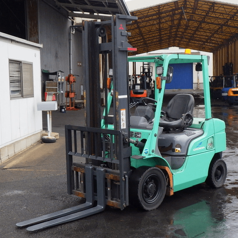 Xe nâng dầu 2.5 tấn MITSUBISHI FD25T Số Tự Động Đời 2013 (Dịch Giá)